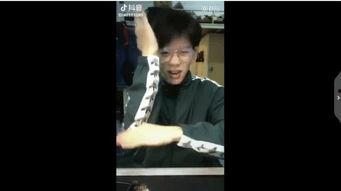 大连爆料抖音男网红视频,视频内容引发热议！”